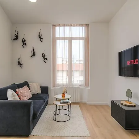 Apartment Selva, Cozy, 8eme Lyon